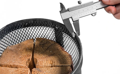 Stabiler Korb für sicheres Abbrennen einer Baumstammfackel - Materialstärke: 2 mm