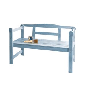 Naturbelassene Gartenbank aus massiver Kiefer – auf dem Foto farbig lackiert